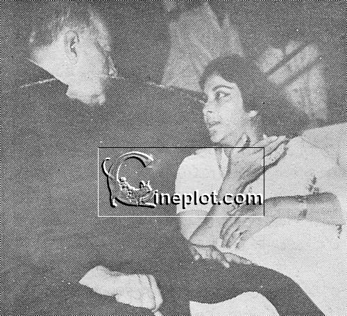 Nargis with famous poet Josh Malihabadi