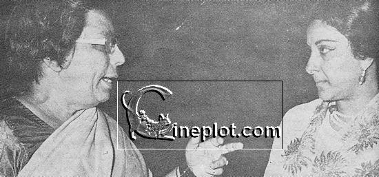 Shamshad Begum with Nargis