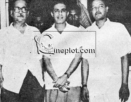 Talat Mahmood during the song recording of Pakistani Film "Chiragh Jalta Raha"