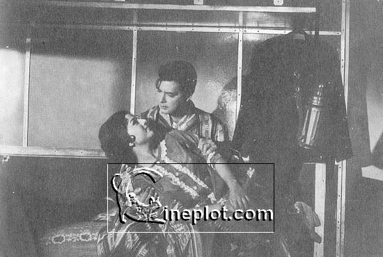 Santosh Kumar and Neelo in Daman (1963)